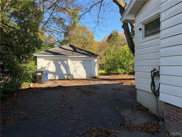 1317 Northcliffe Road, Syracuse, NY 13206