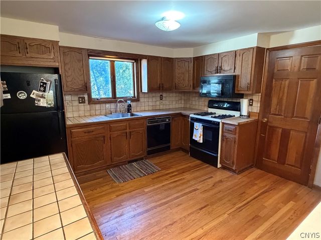 1317 Northcliffe Road, Syracuse, NY 13206