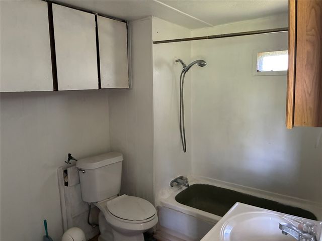 328 Creekview Meadows Drive, Springtown, TX 76082