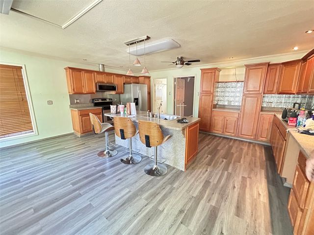 328 Creekview Meadows Drive, Springtown, TX 76082