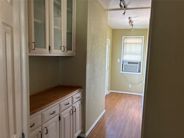 328 Creekview Meadows Drive, Springtown, TX 76082
