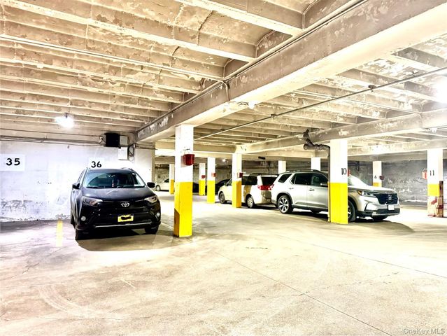 150-25 72ND Road 4C, Kew Garden Hills, NY 11367