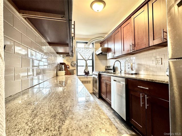 150-25 72ND Road 4C, Kew Garden Hills, NY 11367