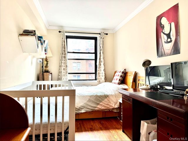 150-25 72ND Road 4C, Kew Garden Hills, NY 11367