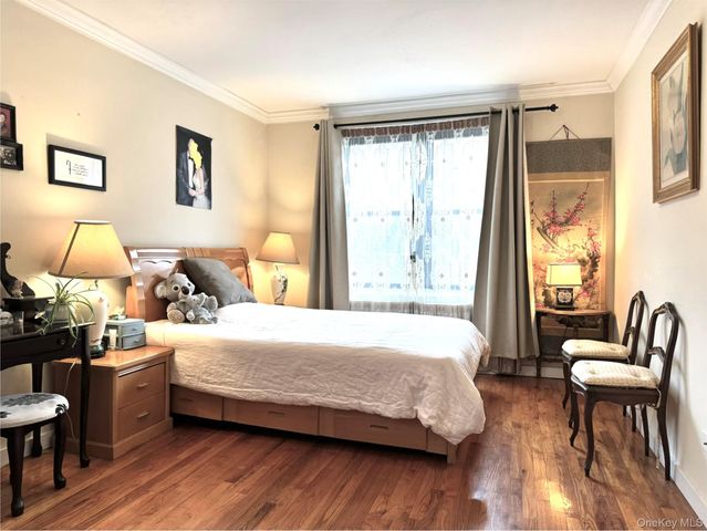 150-25 72ND Road 4C, Kew Garden Hills, NY 11367