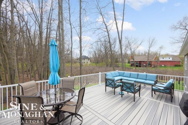 2285 White Hawk Trl Road, Marion Twp, MI 48843