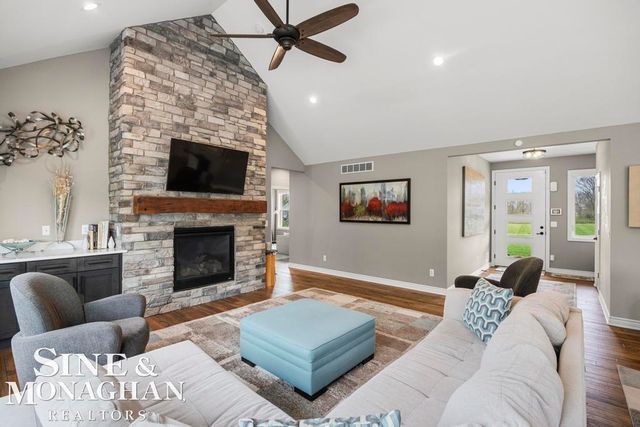 2285 White Hawk Trl Road, Marion Twp, MI 48843