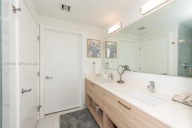 16385 Biscayne Blvd 2304, North Miami Beach, FL 33160