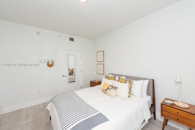 16385 Biscayne Blvd 2304, North Miami Beach, FL 33160