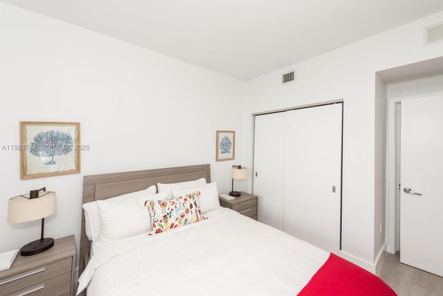 16385 Biscayne Blvd 2304, North Miami Beach, FL 33160