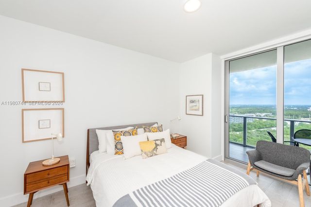 16385 Biscayne Blvd 2304, North Miami Beach, FL 33160