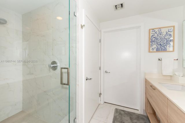 16385 Biscayne Blvd 2304, North Miami Beach, FL 33160