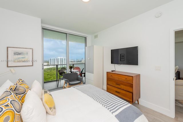 16385 Biscayne Blvd 2304, North Miami Beach, FL 33160