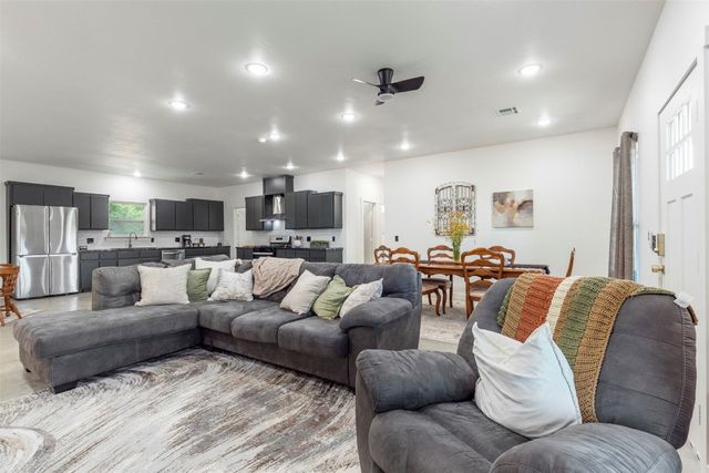37299 Lake Road, Shawnee, OK 74801