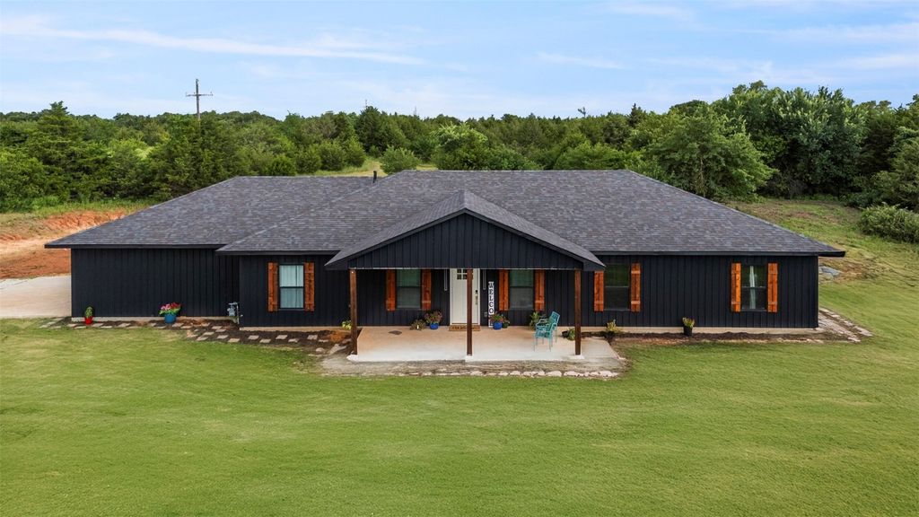 37299 Lake Road, Shawnee, OK 74801