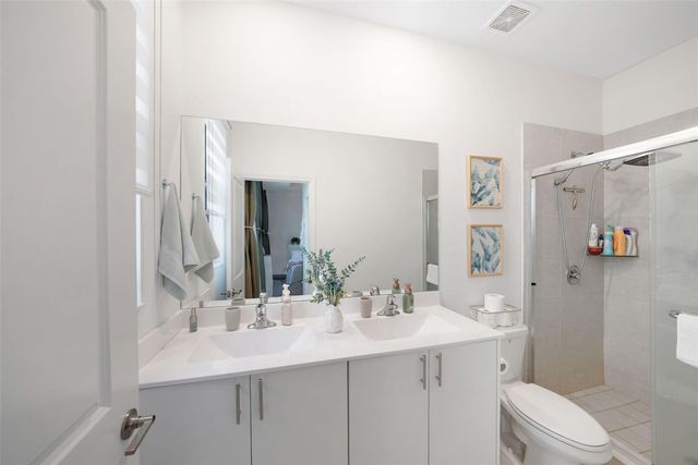 659 NW 204th Street, Miami, FL 33169