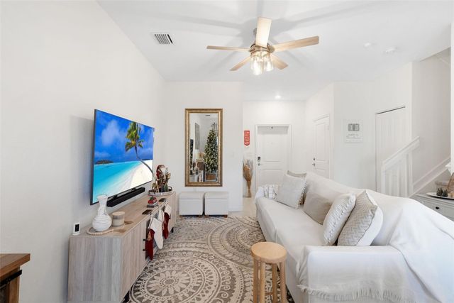 659 NW 204th Street, Miami, FL 33169