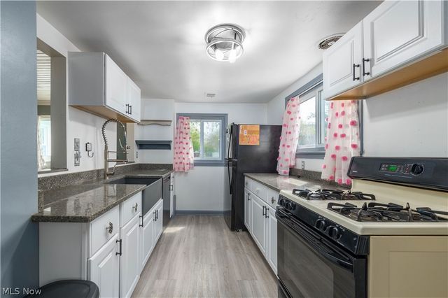 258 Vineyard Road, Avon Lake, OH 44012