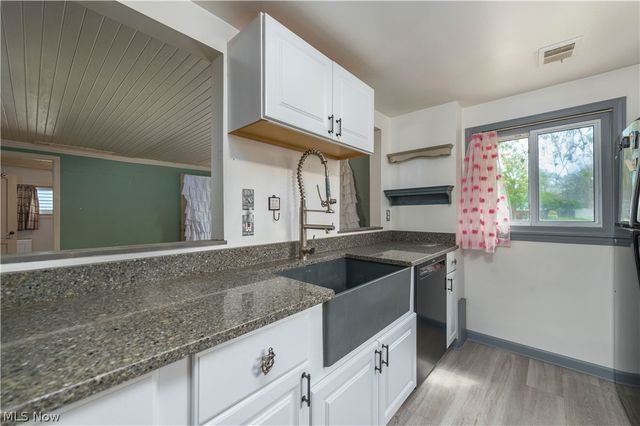 258 Vineyard Road, Avon Lake, OH 44012