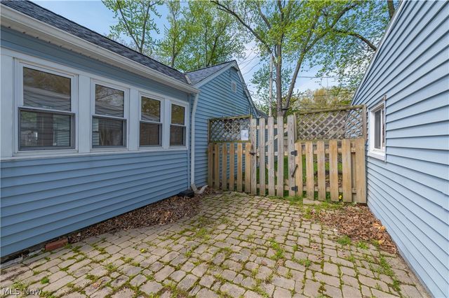 258 Vineyard Road, Avon Lake, OH 44012
