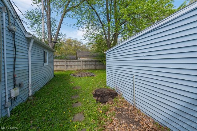 258 Vineyard Road, Avon Lake, OH 44012