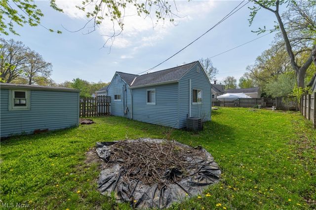 258 Vineyard Road, Avon Lake, OH 44012