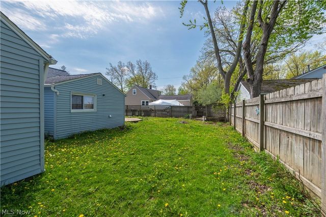 258 Vineyard Road, Avon Lake, OH 44012