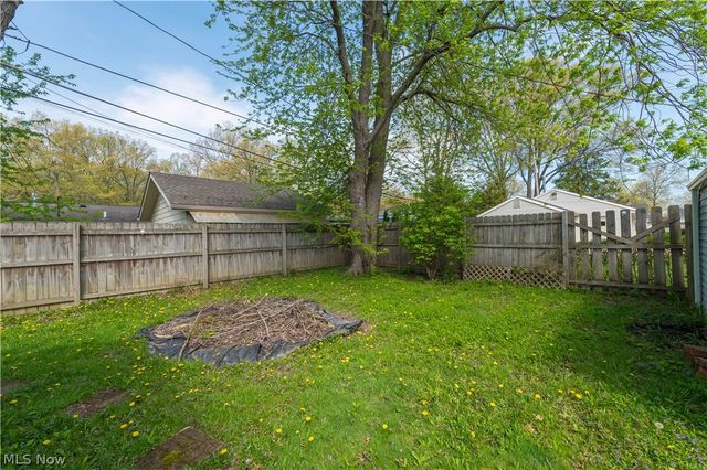 258 Vineyard Road, Avon Lake, OH 44012