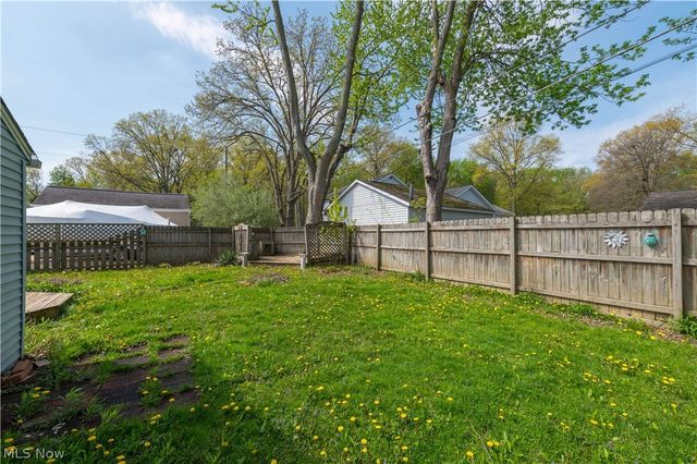 258 Vineyard Road, Avon Lake, OH 44012