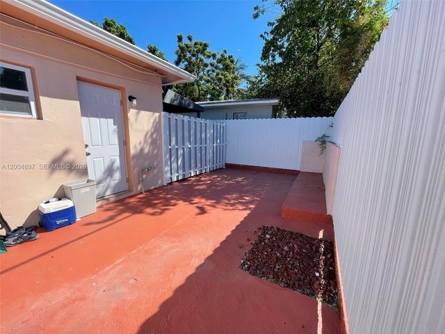 1450 SW 6th St 6, Miami, FL 33135