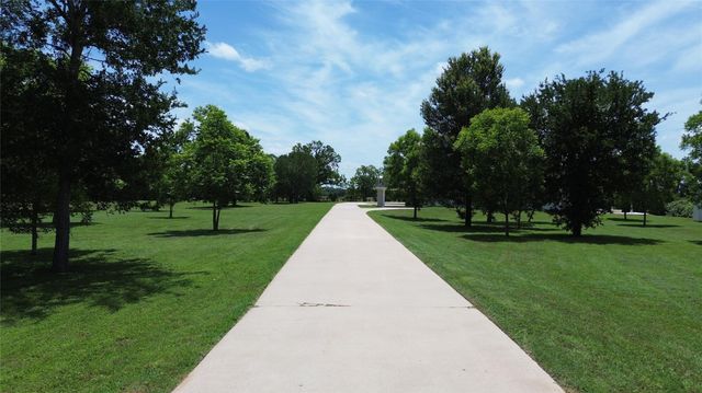 4726 Gainsborough Drive, Brookshire, TX 77423