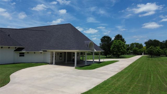 4726 Gainsborough Drive, Brookshire, TX 77423