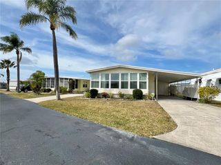 641 MOUNT LANCASTER AVENUE NE 637, St Petersburg, FL 33702