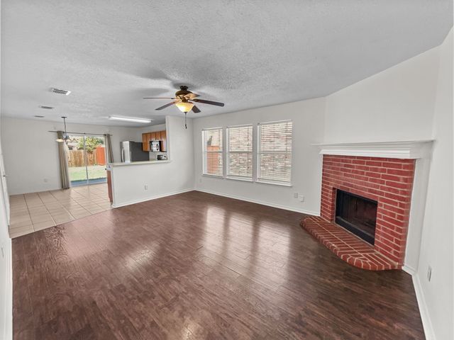 1571 Thornhill Lane, Little Elm, TX 75068