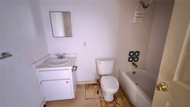 1318 TEMPLE CIRCLE, Haines City, FL 33844