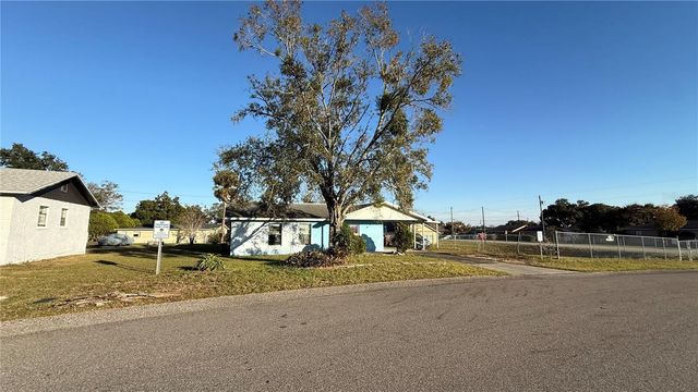 1318 TEMPLE CIRCLE, Haines City, FL 33844