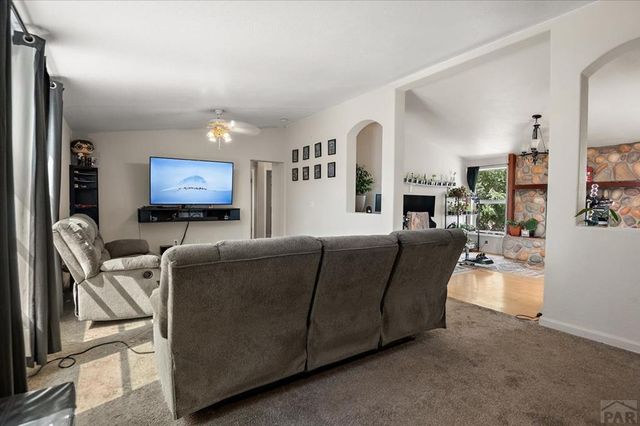 544 N Raymont Dr, Pueblo West, CO 81007