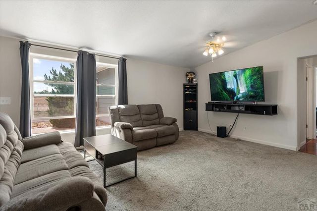 544 N Raymont Dr, Pueblo West, CO 81007