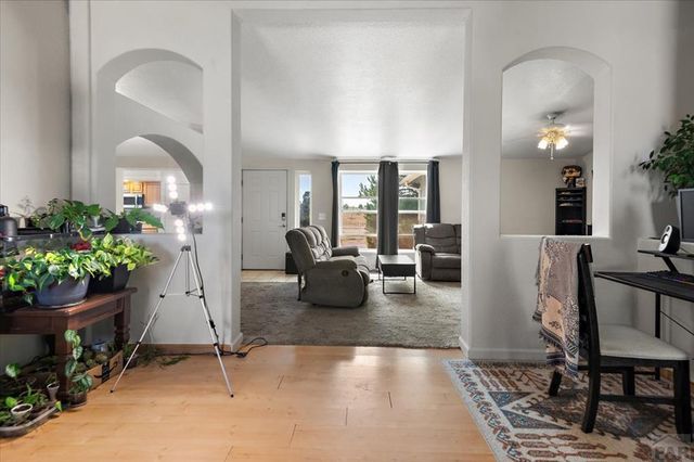 544 N Raymont Dr, Pueblo West, CO 81007
