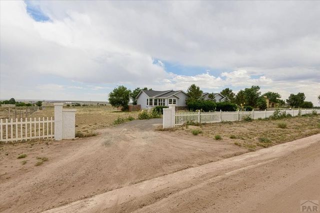 544 N Raymont Dr, Pueblo West, CO 81007
