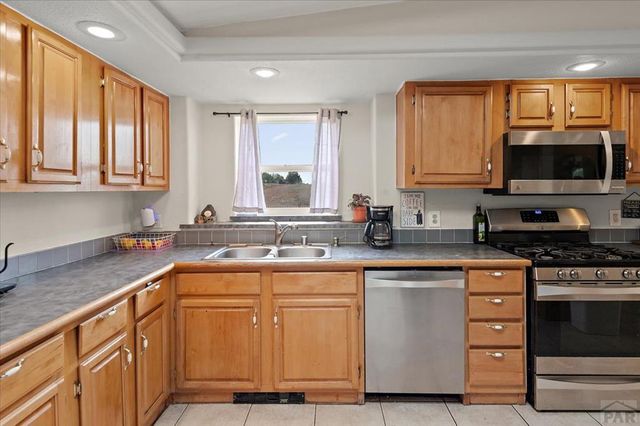 544 N Raymont Dr, Pueblo West, CO 81007