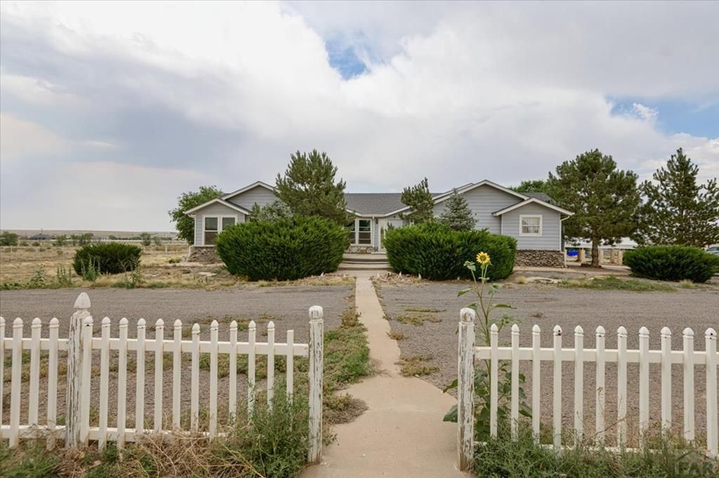 544 N Raymont Dr, Pueblo West, CO 81007