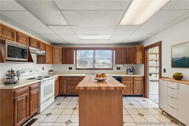 223 Virginia Avenue, Sellersburg, IN 47172