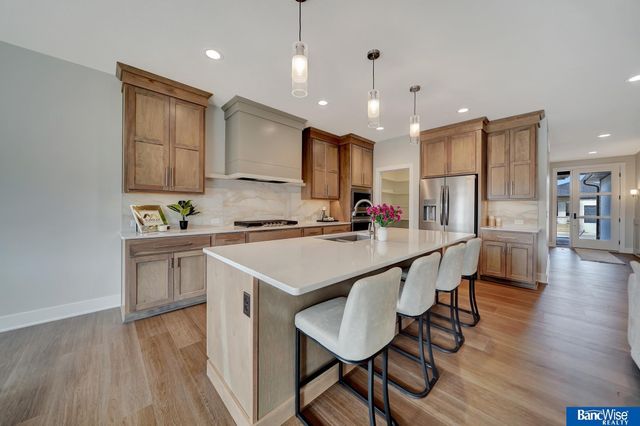 9201 Marbella Drive, Lincoln, NE 68520