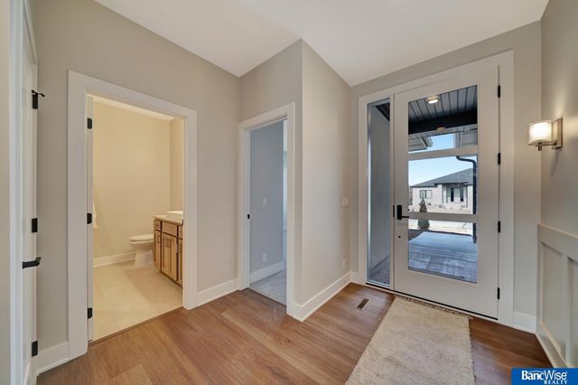 9201 Marbella Drive, Lincoln, NE 68520