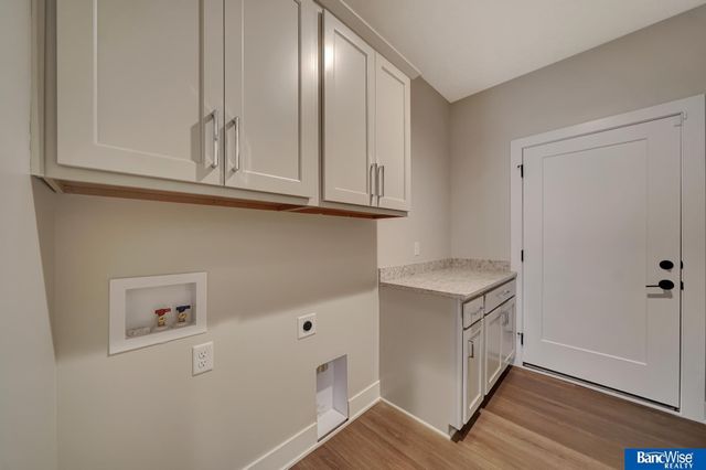 9201 Marbella Drive, Lincoln, NE 68520