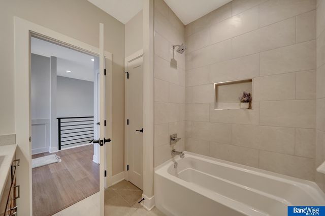 9201 Marbella Drive, Lincoln, NE 68520