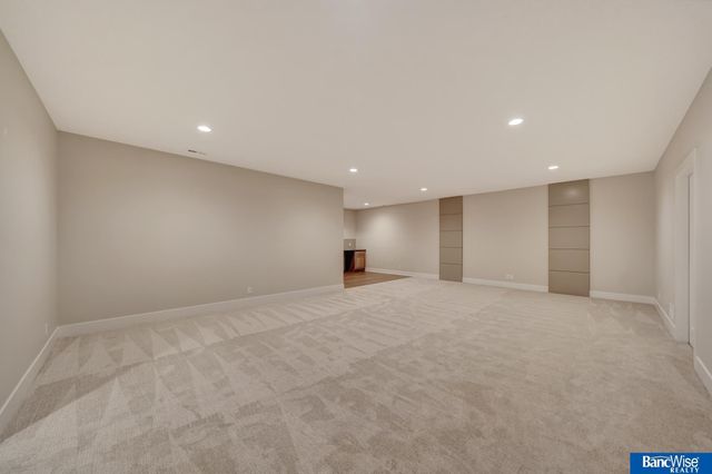 9201 Marbella Drive, Lincoln, NE 68520