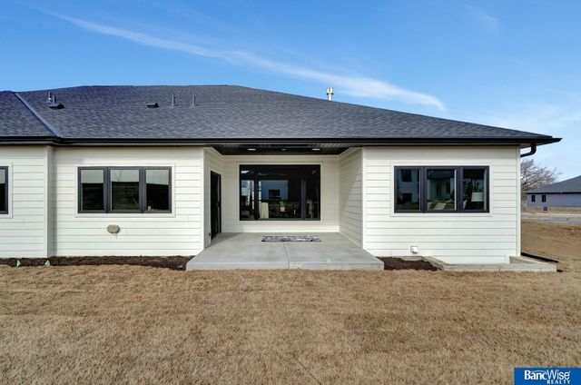 9201 Marbella Drive, Lincoln, NE 68520