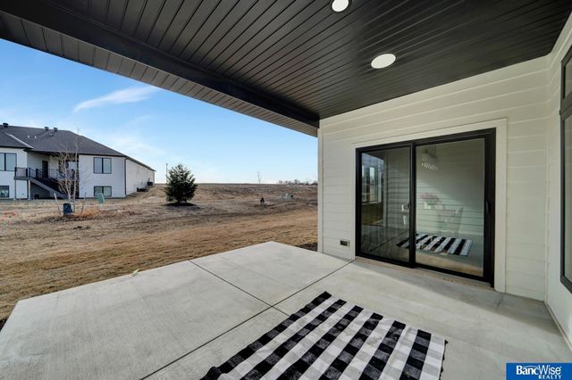 9201 Marbella Drive, Lincoln, NE 68520